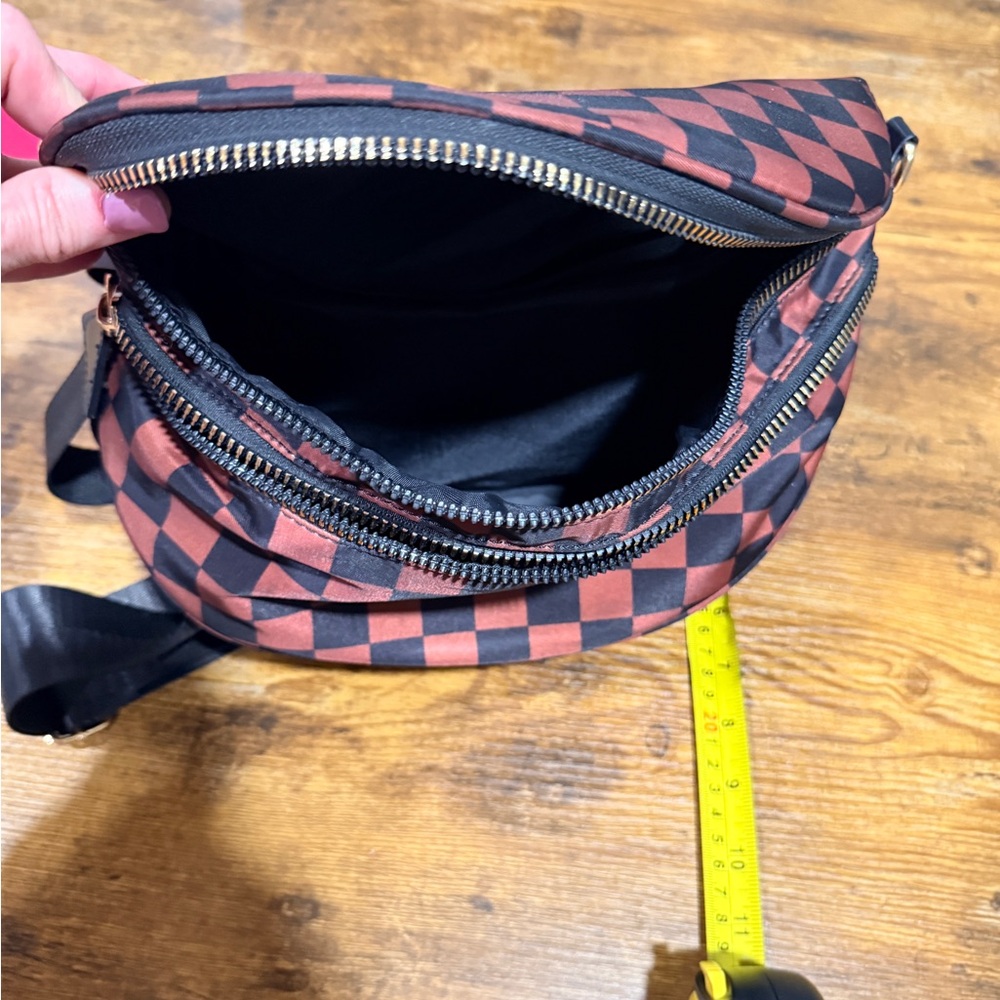 Checkered Black and Brown Sling Bag - Picture 4 of 12